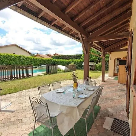 Oasis De Serenite Proche De Lyon Dans Village Prise *